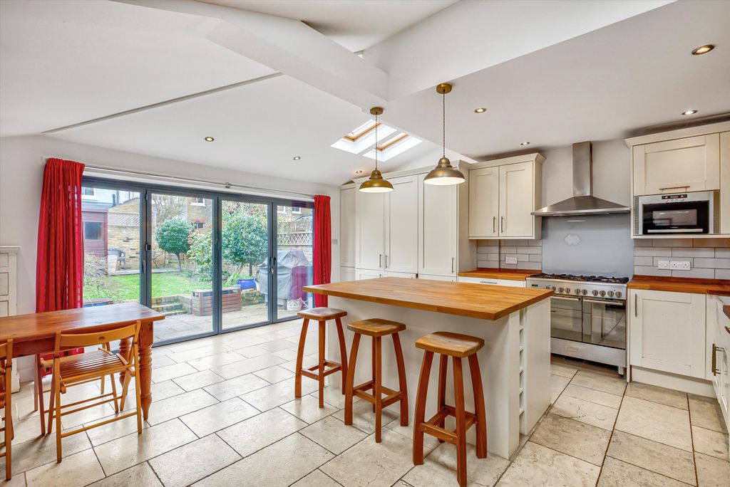 Property photo 2 of 13 Image