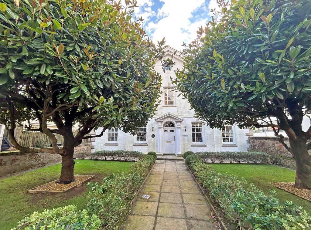 Property photo 2 of 10 Photo 2