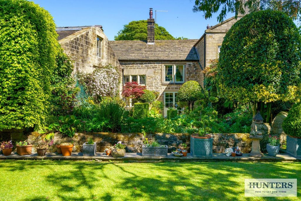 Property photo 3 of 43 91538_Upcroft House Farm Carlton Lane Guiseley  (4