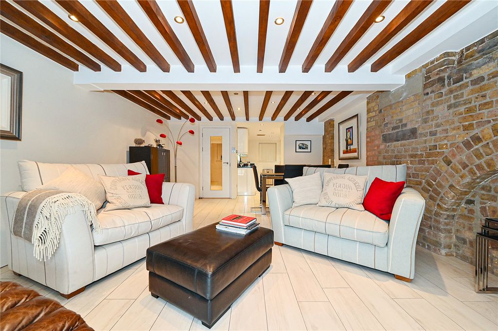 Property photo 1 of 12 Reception