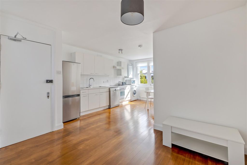 Property photo 2 of 13 4.Jpg