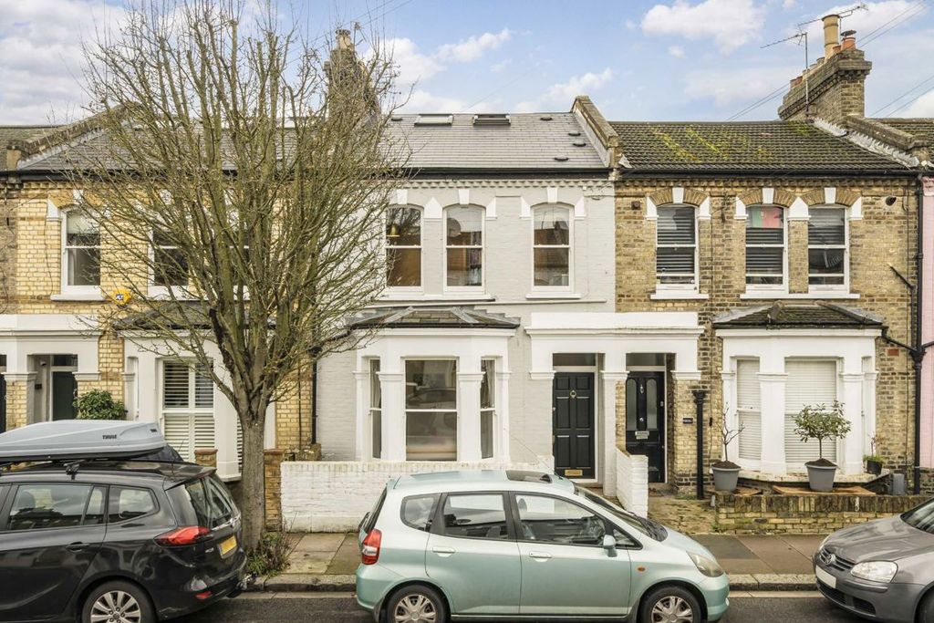 Property photo 1 of 8