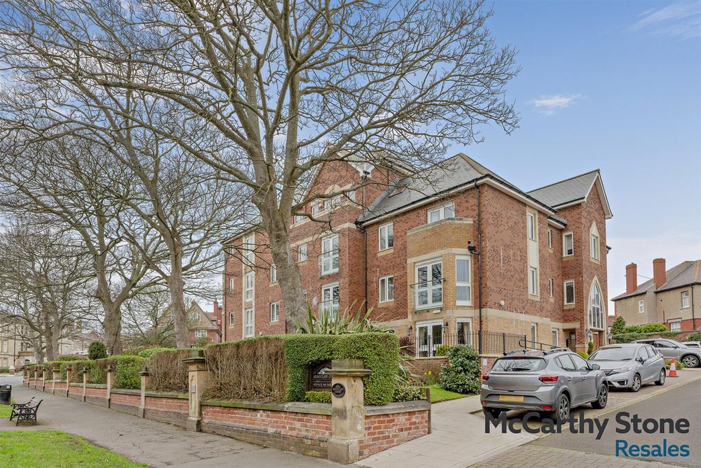 Property photo 1 of 34 8680240-Exterior03-800.Jpg