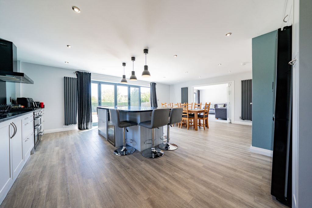 Property photo 2 of 35 Dsc02507