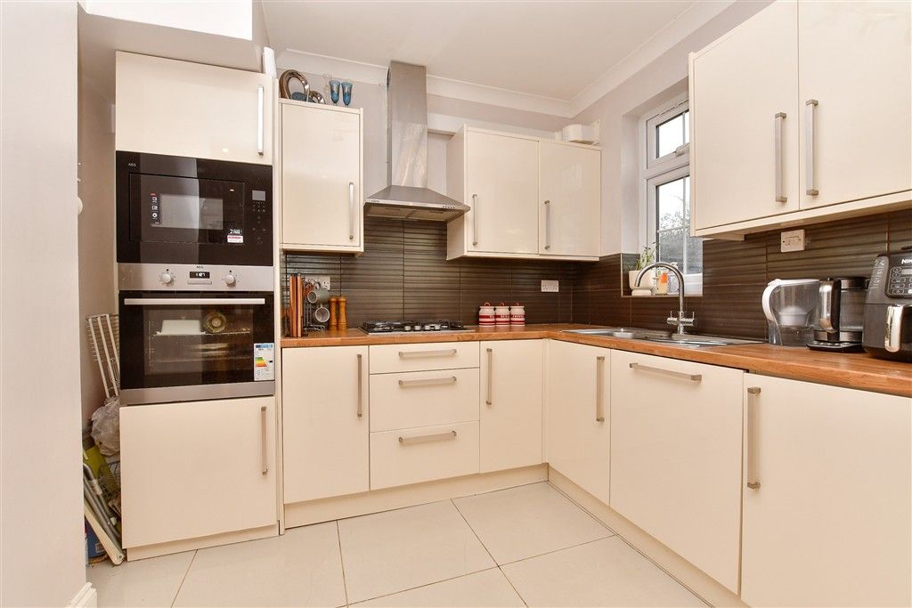 Property photo 2 of 17 Kitchen/Diner