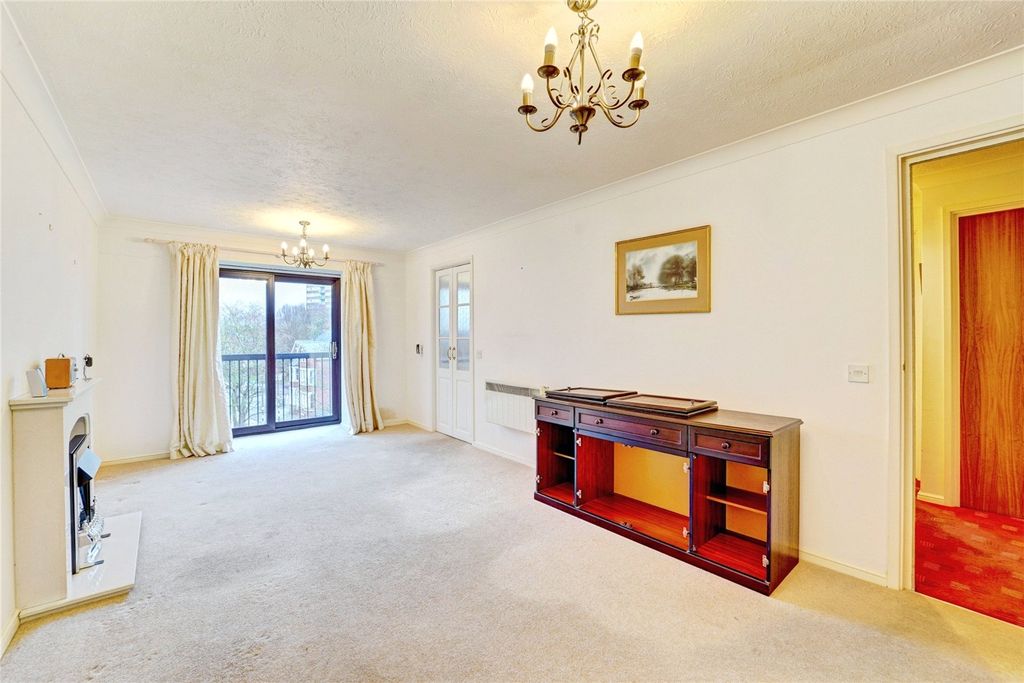 Property photo 1 of 9 Lounge