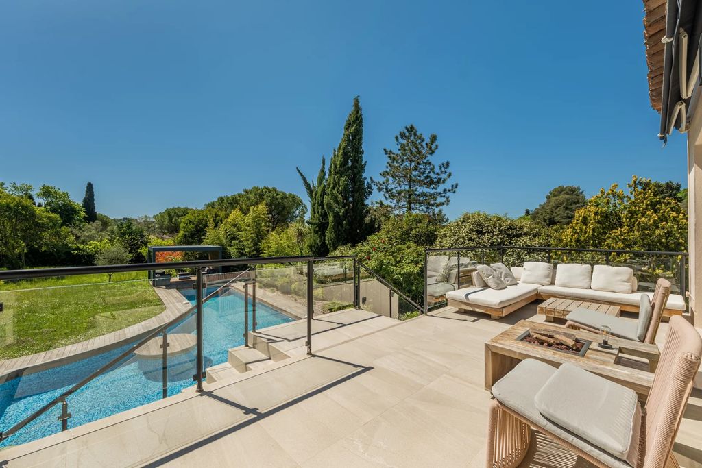 Property photo 1 of 28