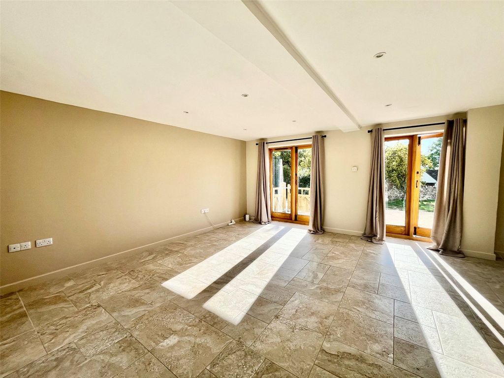 Property photo 3 of 23 Picture No. 04