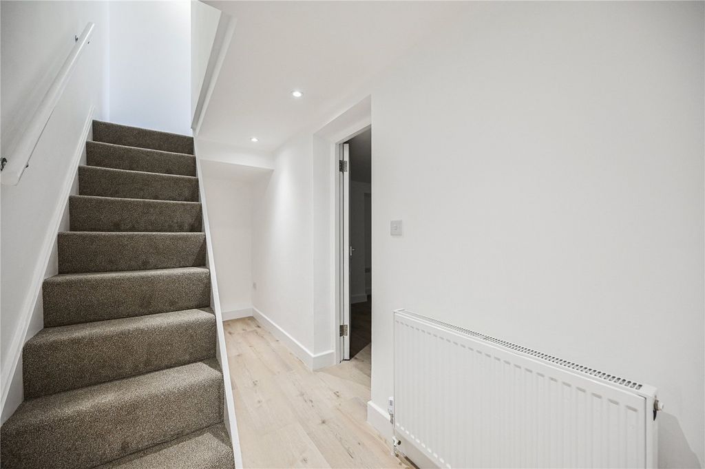 Property photo 2 of 21 Picture No. 43