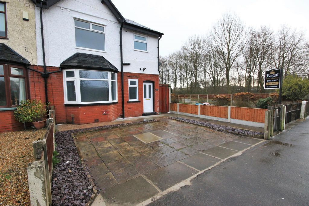 Property photo 1 of 14 Photograph 1