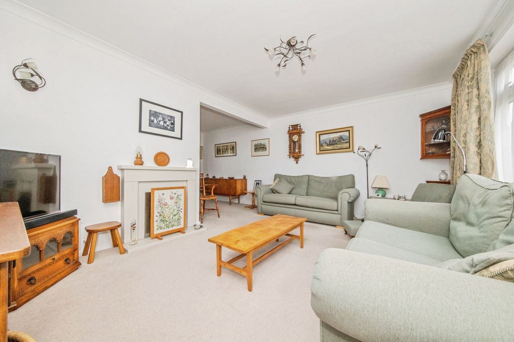 Property photo 2 of 16 Photo
