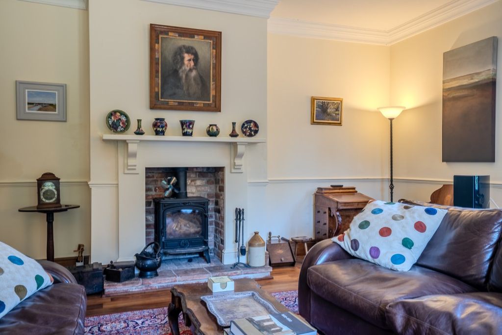 Property photo 2 of 31