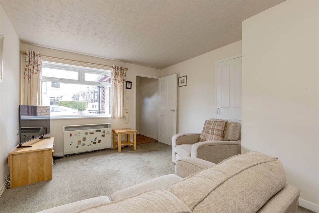Property photo 3 of 18 Picture No. 06