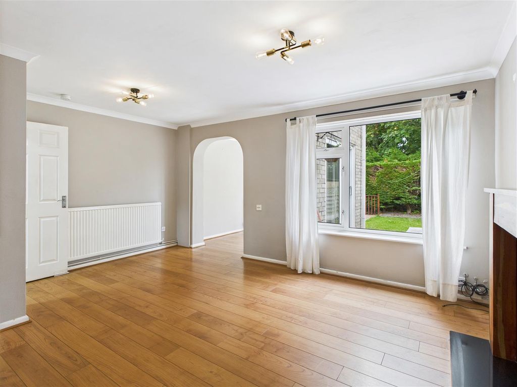 Property photo 3 of 20 Cam05476G0-Pr0021-Still017.Jpg