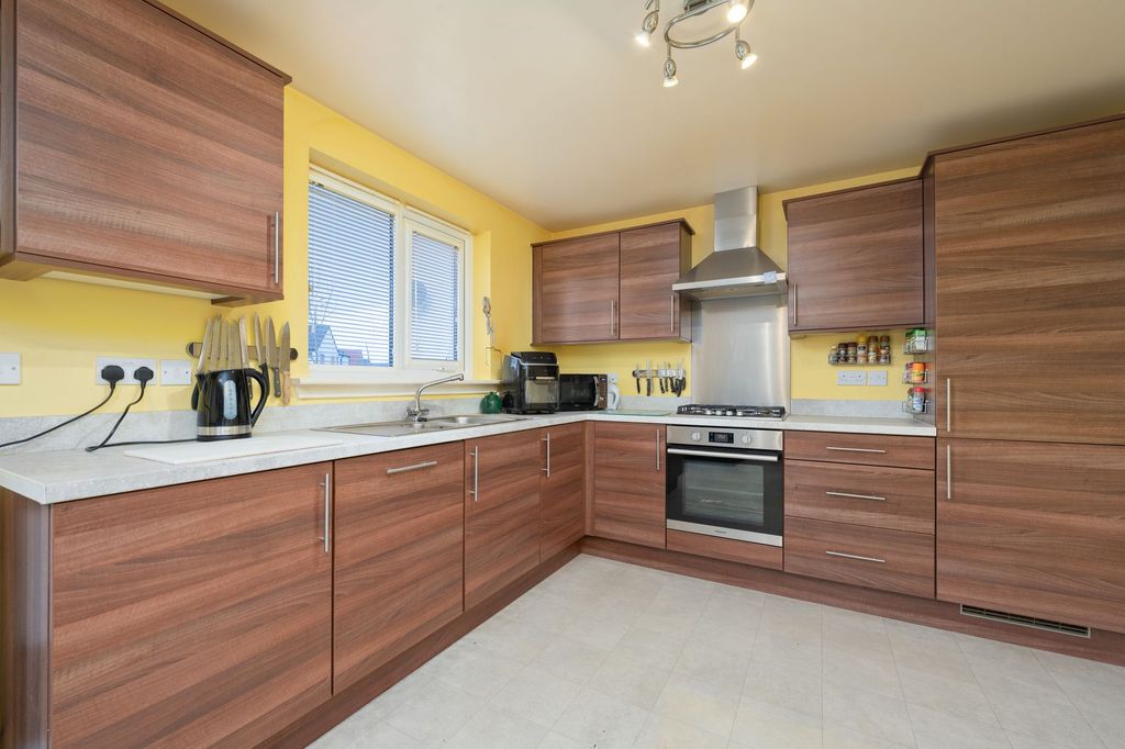 Property photo 3 of 27 Kitchen/Breakfasting/Dining Room