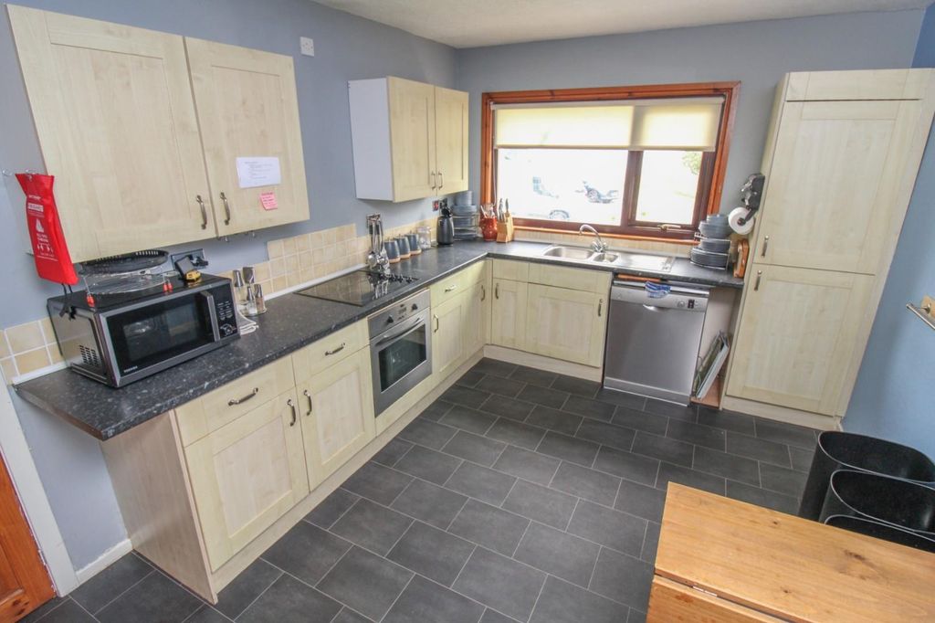 Property photo 3 of 19 Kitchen.Jpg