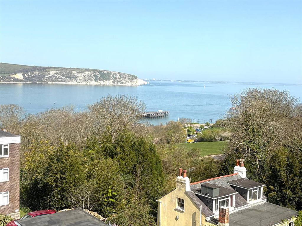 Property photo 2 of 18 4322 View.Jpeg