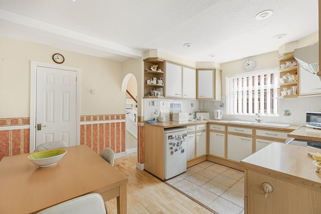 Property photo 3 of 22