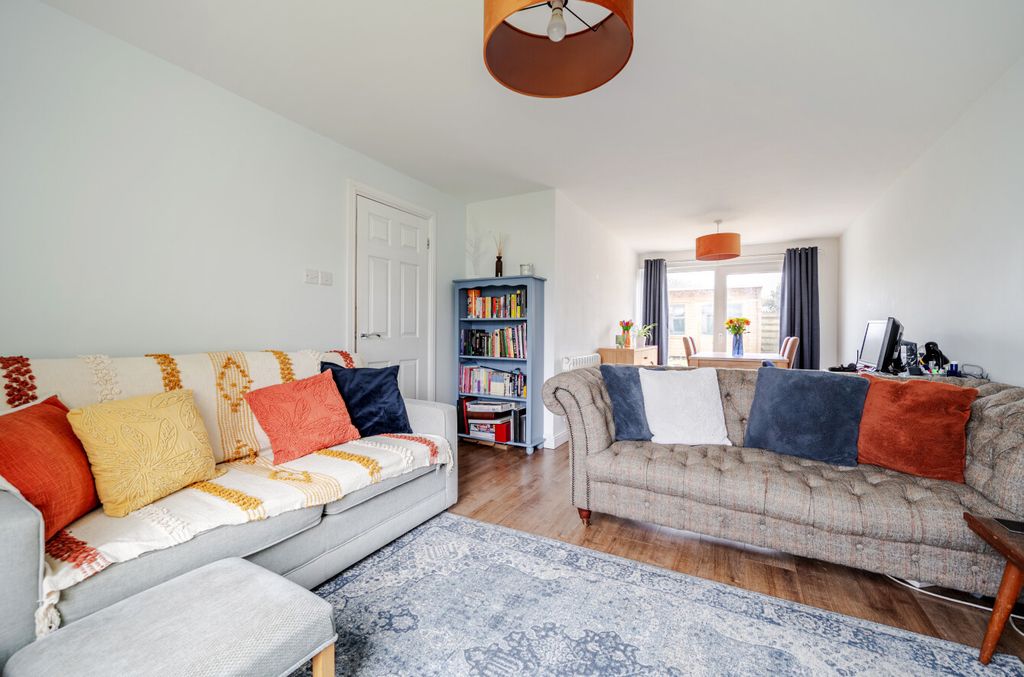 Property photo 2 of 19 2 - 1431293-12-69c2B4...