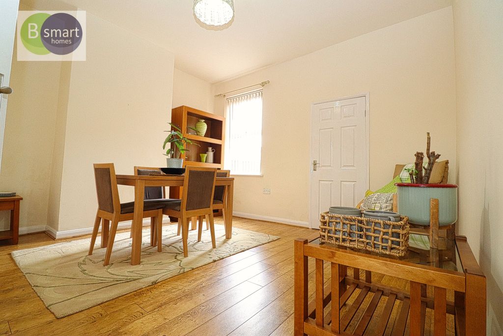 Property photo 3 of 9 Img_9025