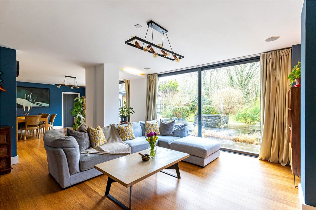 Property photo 2 of 16 Living Room