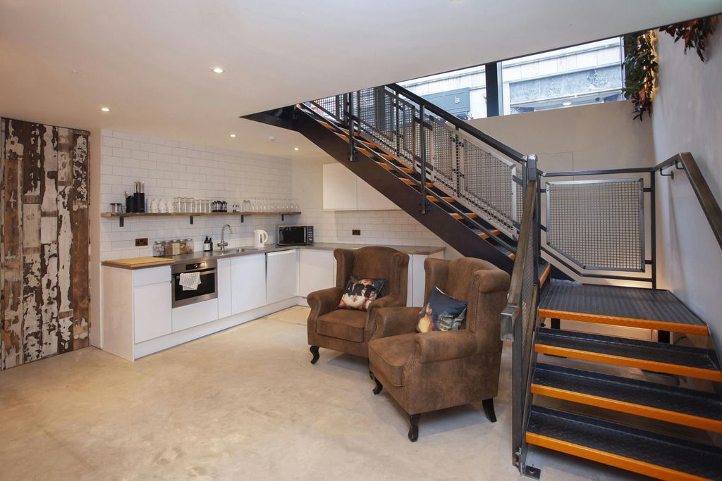 Property photo 3 of 8 6 Img_4343.Jpg