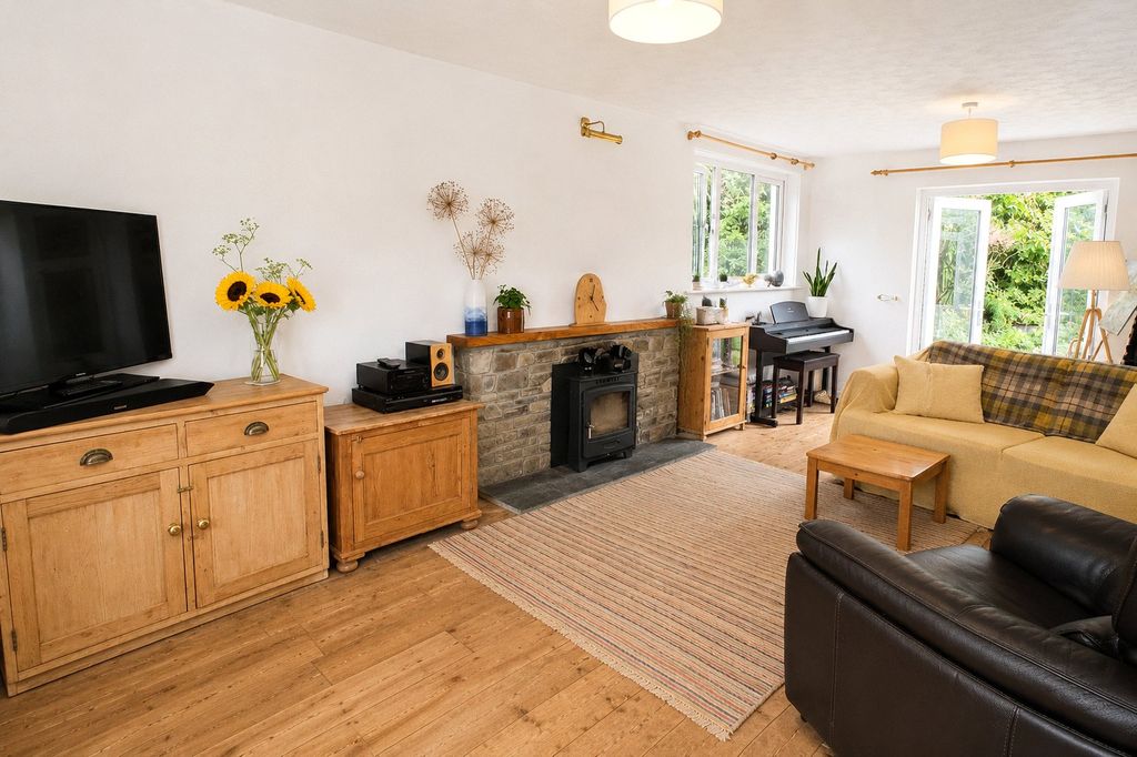 Property photo 3 of 38 Picture No. 15