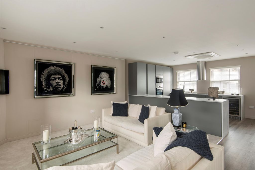 Property photo 1 of 13 Image