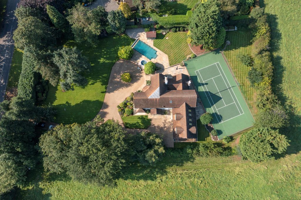 Property photo 3 of 21 Image