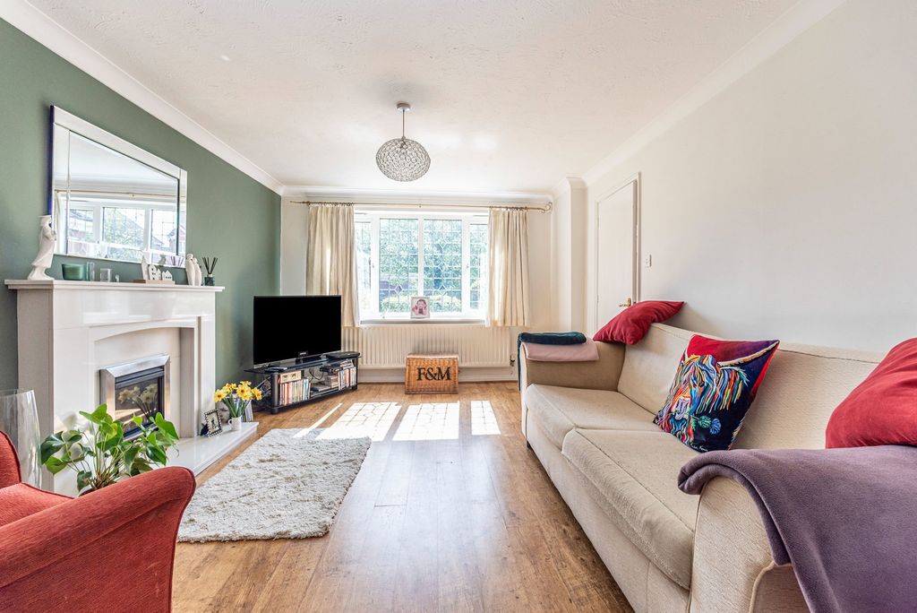 Property photo 2 of 29