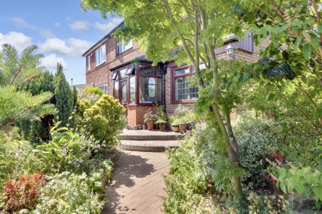 Property photo 2 of 32 External