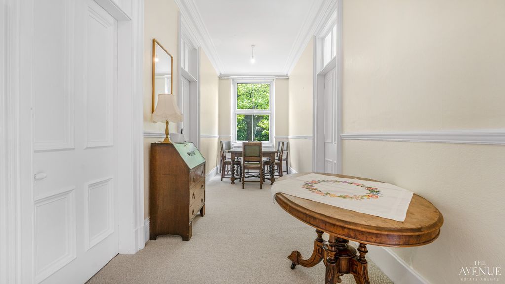 Property photo 2 of 14 5141184