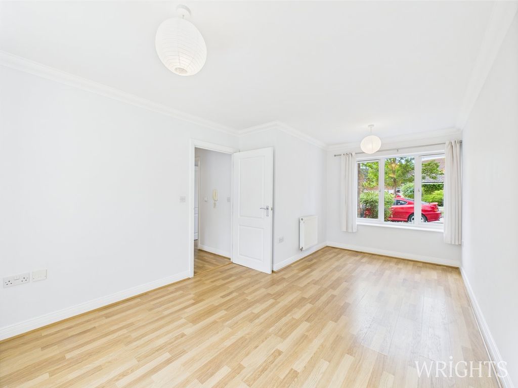 Property photo 3 of 11