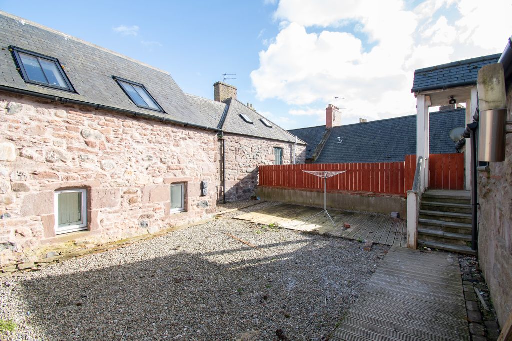 Property photo 3 of 24