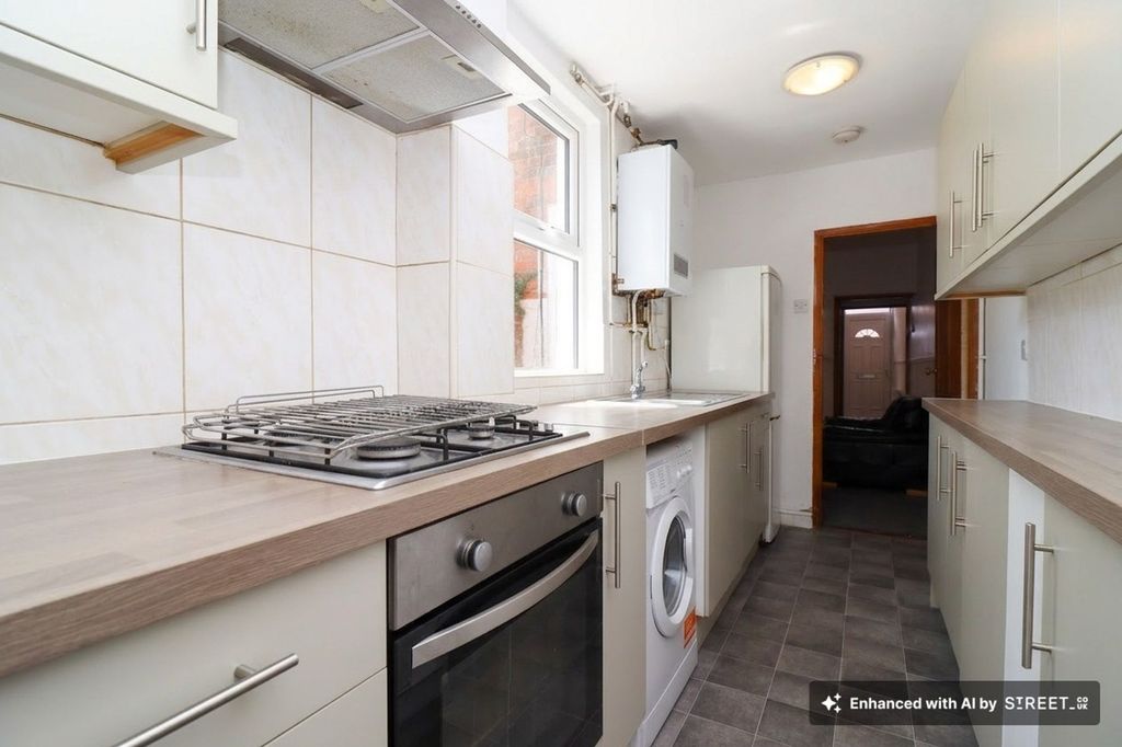 Property photo 2 of 16