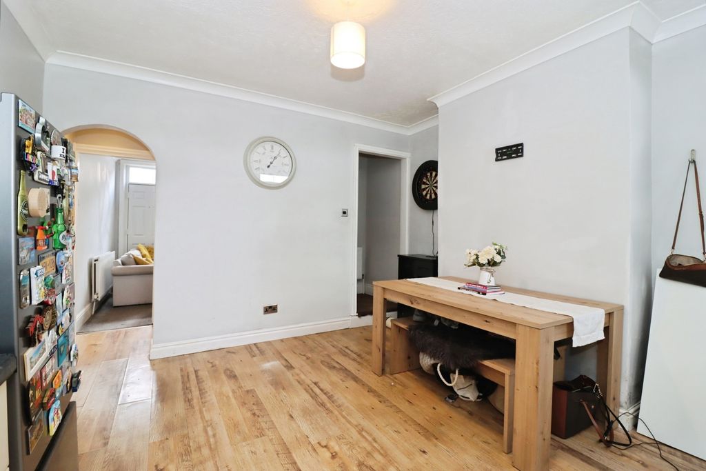 Property photo 3 of 14 Photo