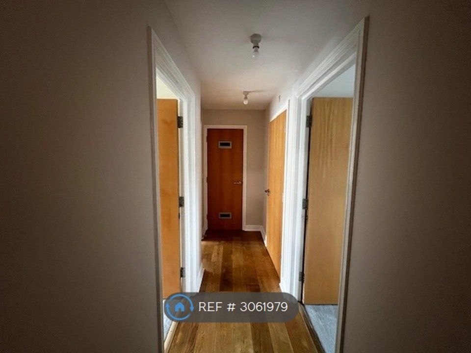 Property photo 2 of 13 Hallway