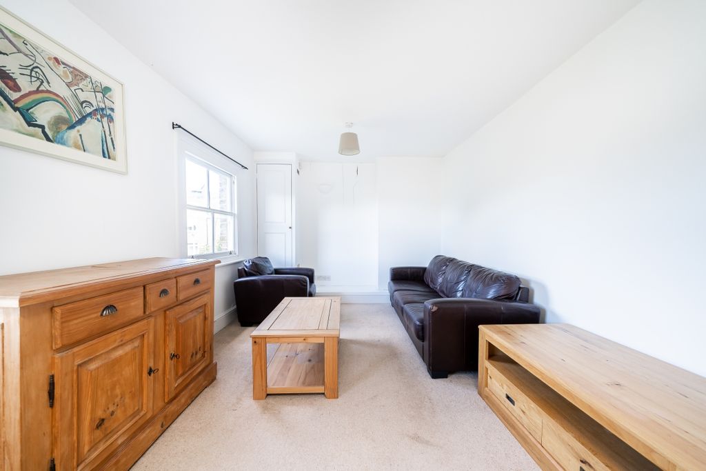 Property photo 2 of 11 7