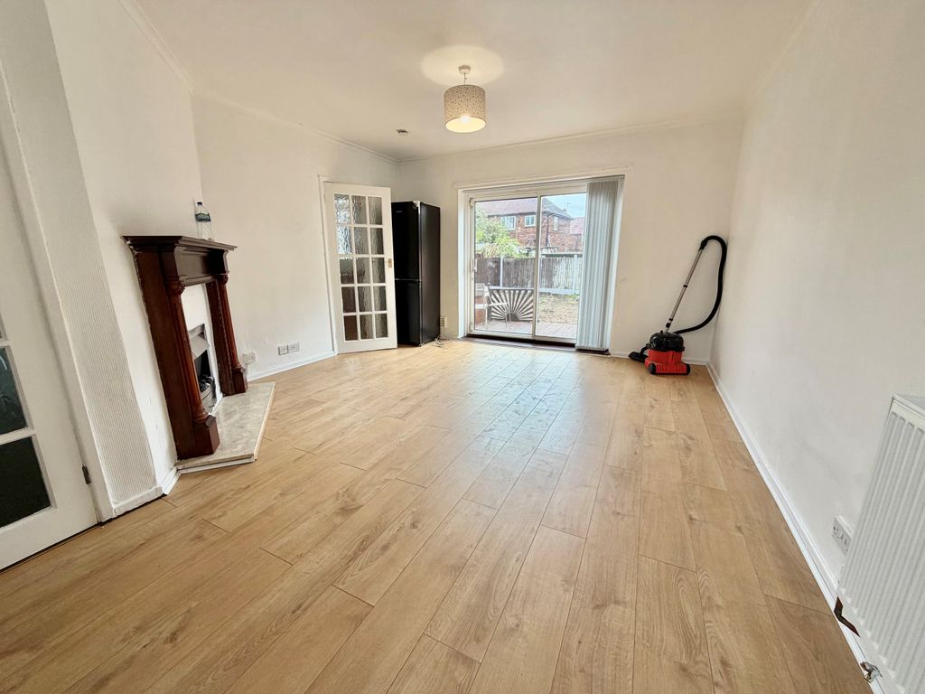 Property photo 2 of 17 Image