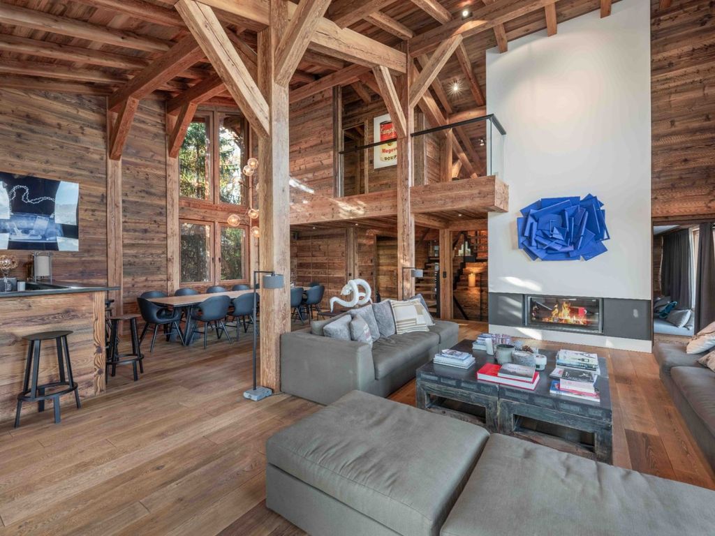 Property photo 3 of 12 Combloux Chalet For