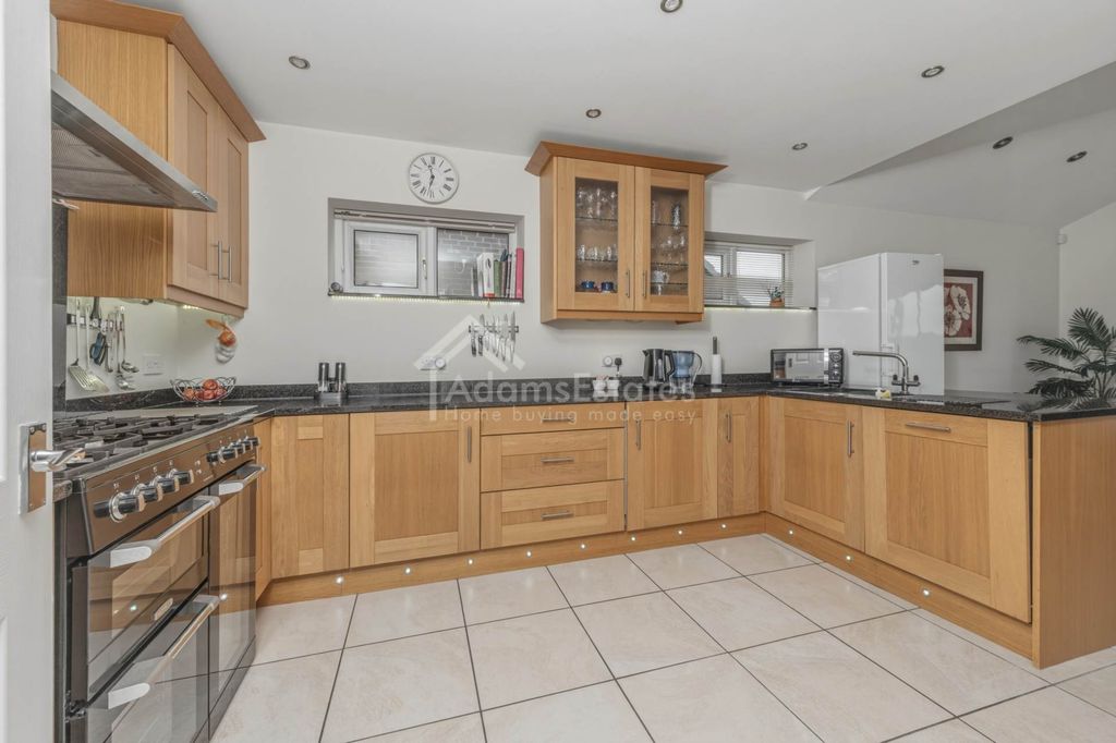 Additional image 4 of 4 bed detached house for saleBriestfield Road, Dewsbury WF12