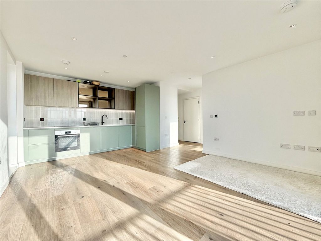 Property photo 3 of 16 Picture No. 11