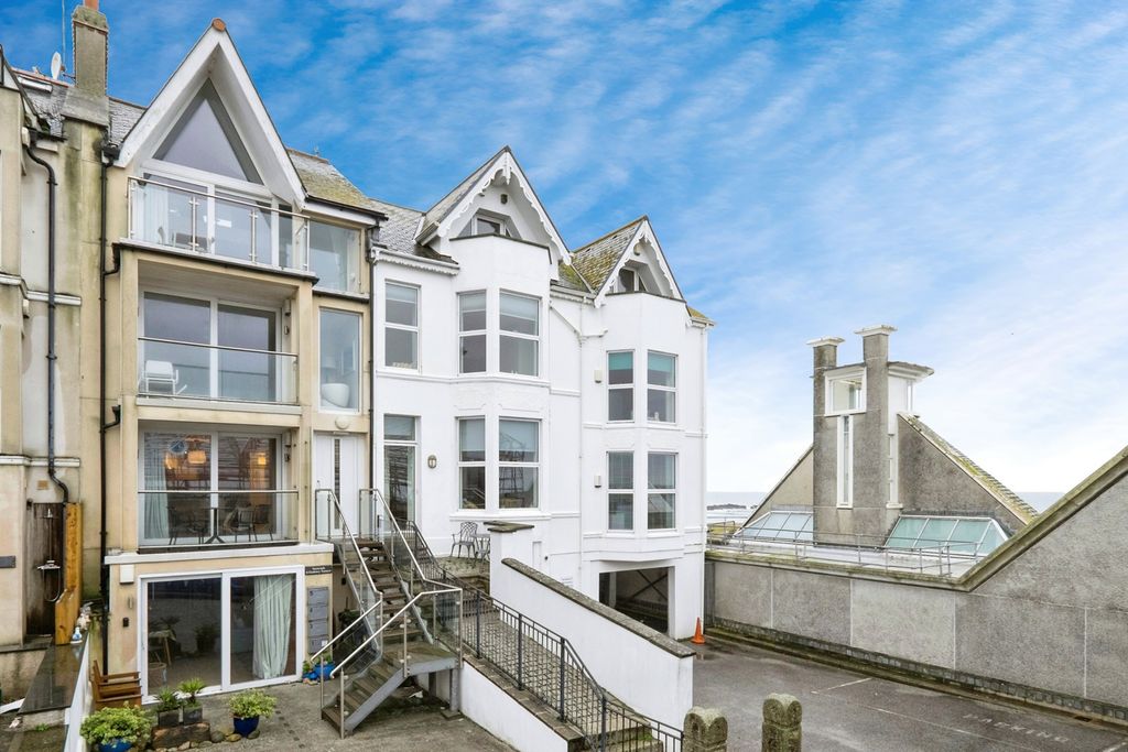 Property photo 1 of 17 Pbox-Img.Jpg