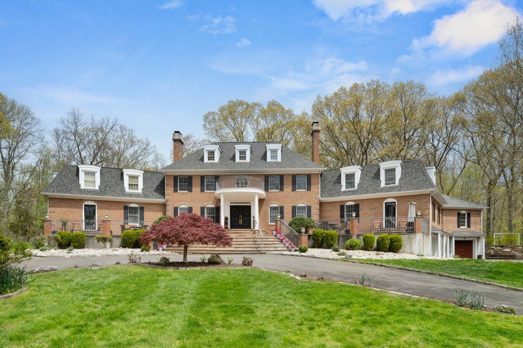 Property photo 1 of 40