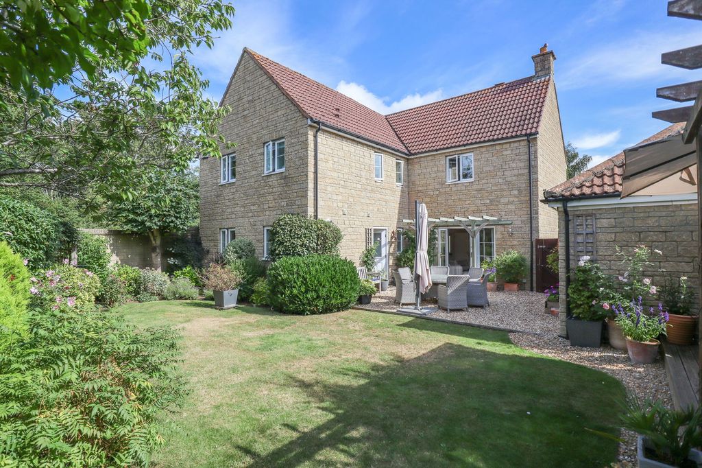 Property photo 3 of 24
