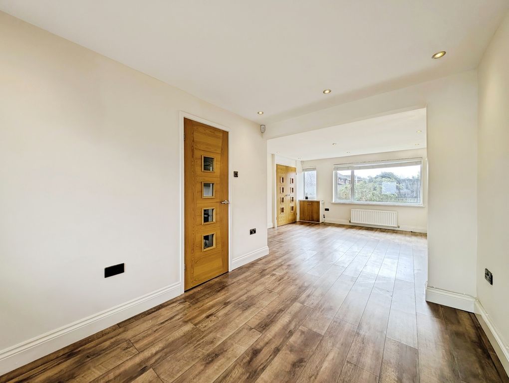 Property photo 3 of 14 Pbox-Img.Jpg