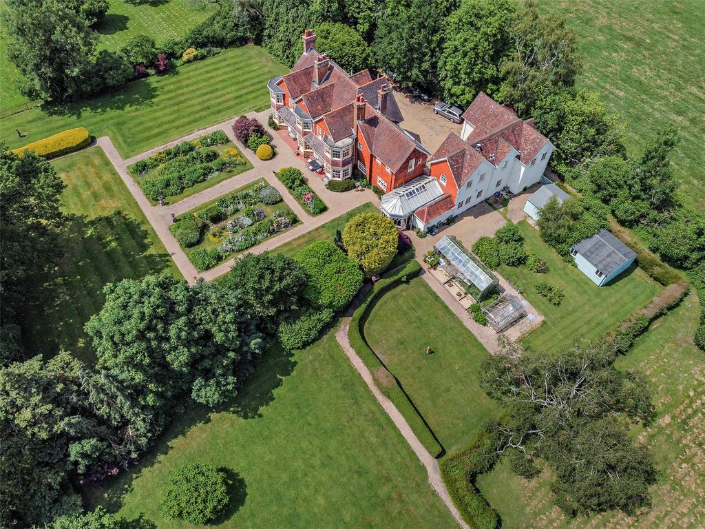 Property photo 2 of 16 Charlewood House