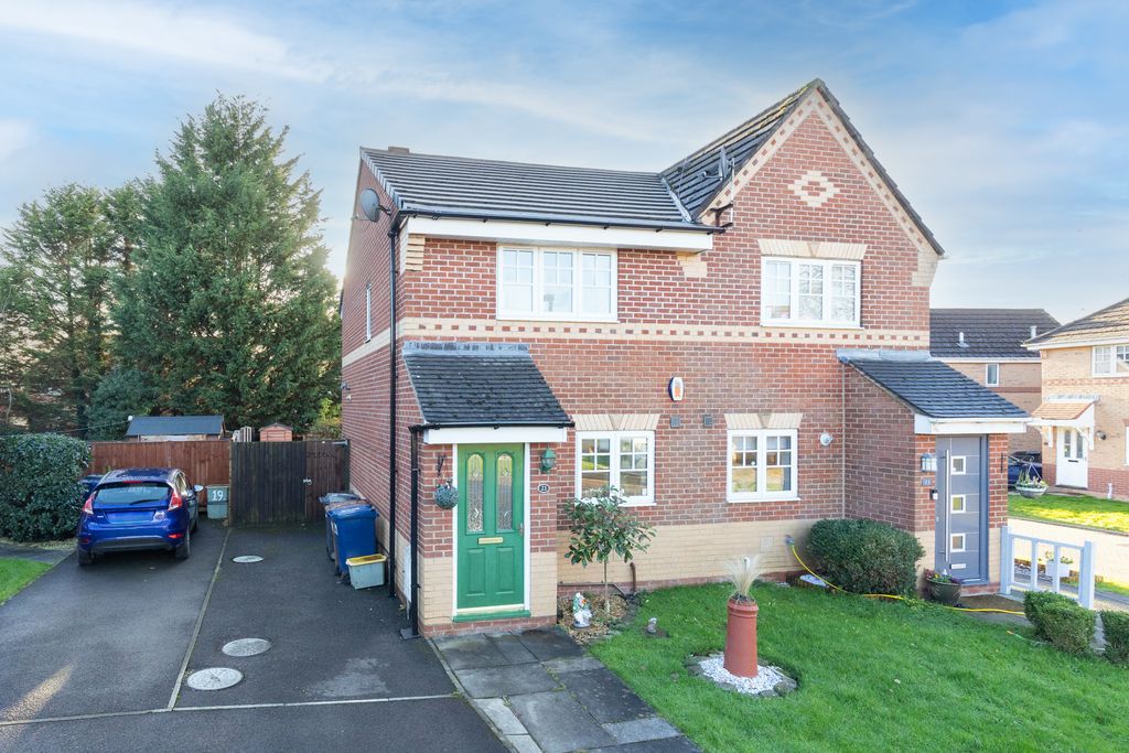 Property photo 1 of 11 Front