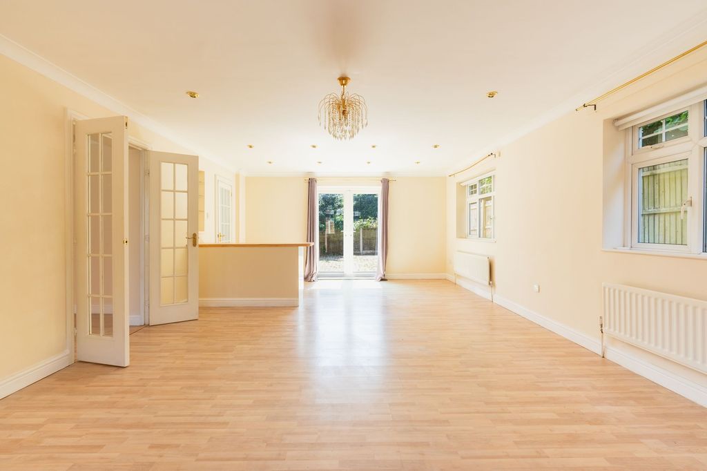 Property photo 2 of 43
