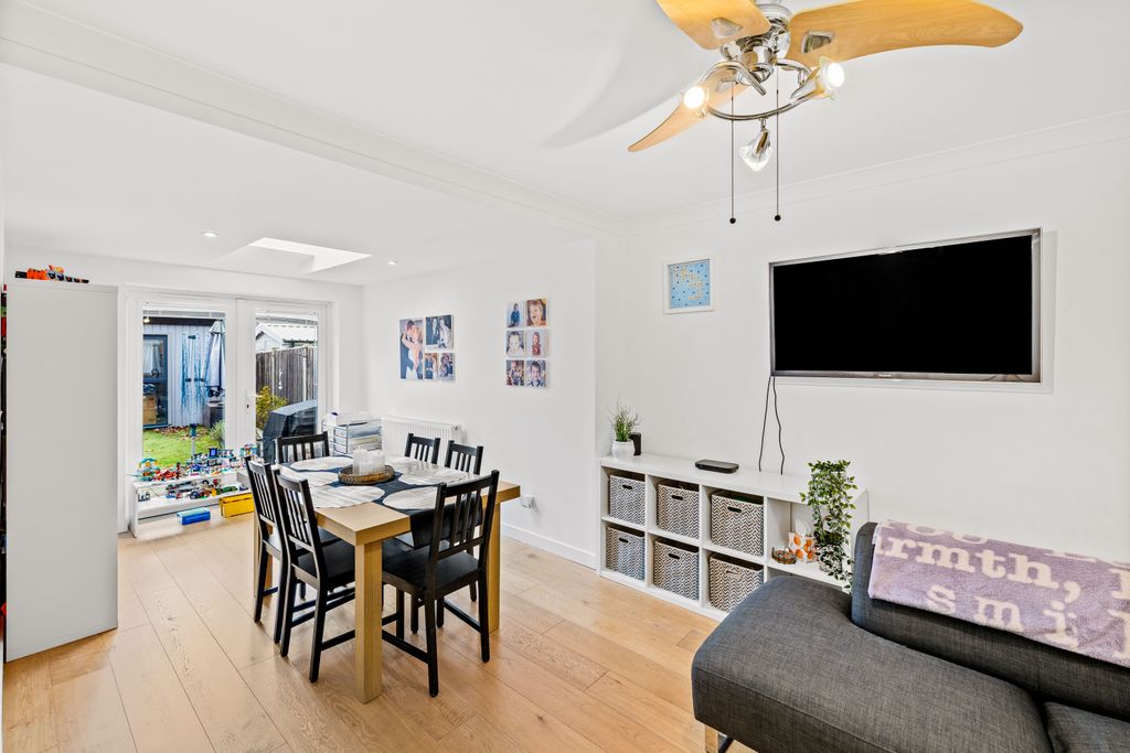 Property photo 3 of 19 Image9.Jpg